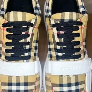 Burberry Sneakers